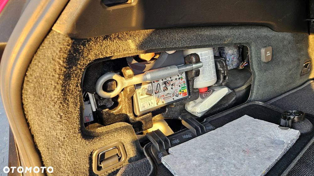 Volvo V60 ver-d6-plug--in--hybrid-awd-geartronic-summum - 33