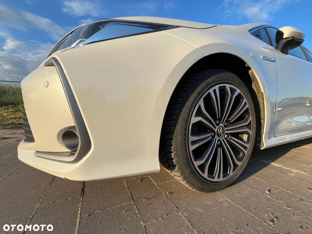 Toyota Corolla 1.8 Hybrid Comfort - 17