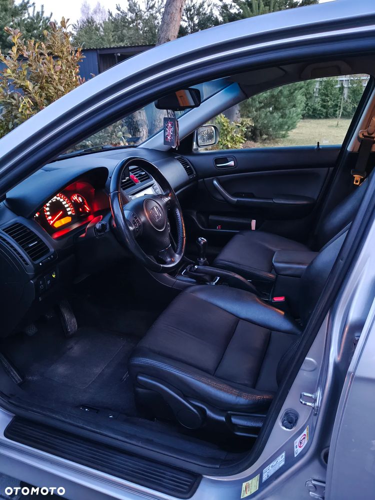 Honda Accord 2.0 Comfort - 29