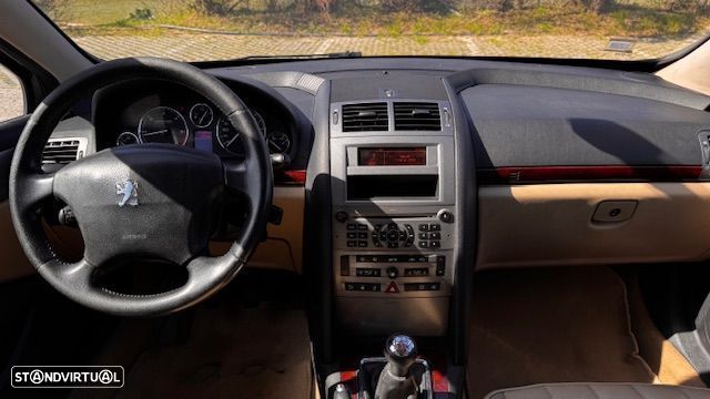 Peugeot 407 SW - 14