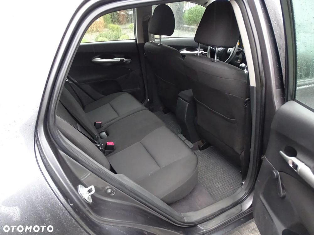 Toyota Auris - 13