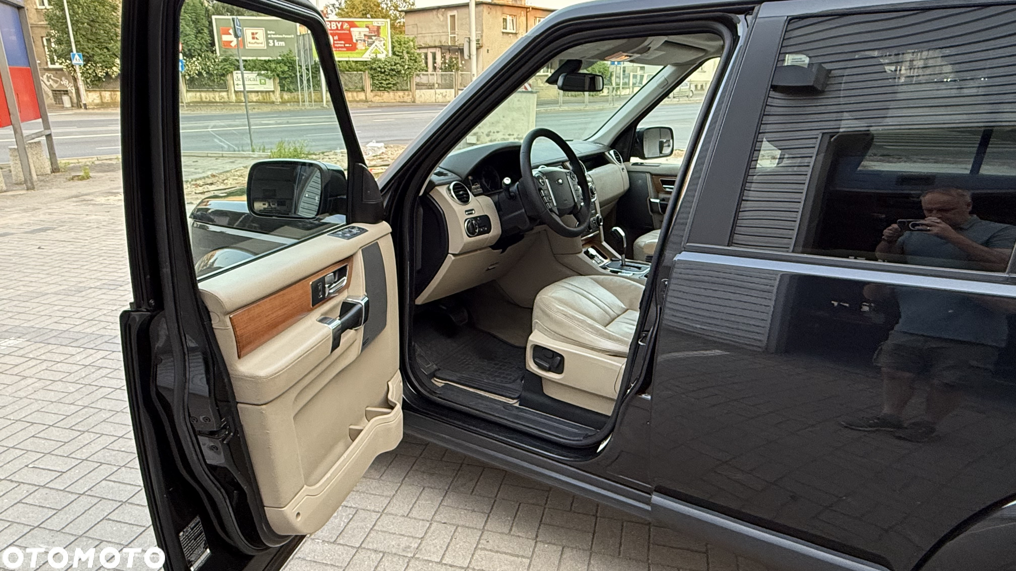 Land Rover Discovery IV 5.0 V8 HSE - 11