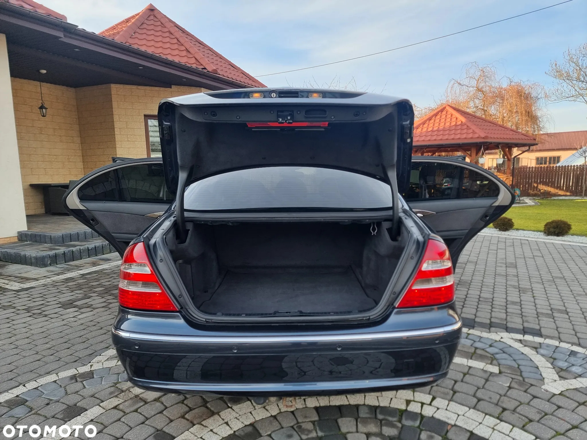 Mercedes-Benz Klasa E 240 4-Matic Avantgarde - 9