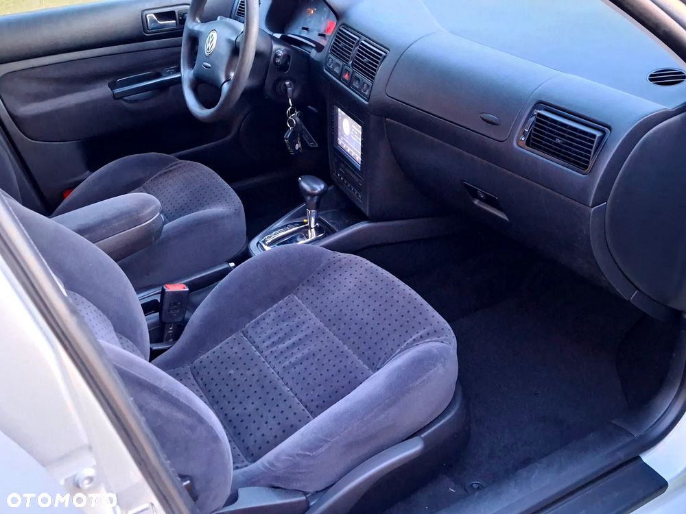 Volkswagen Golf - 18