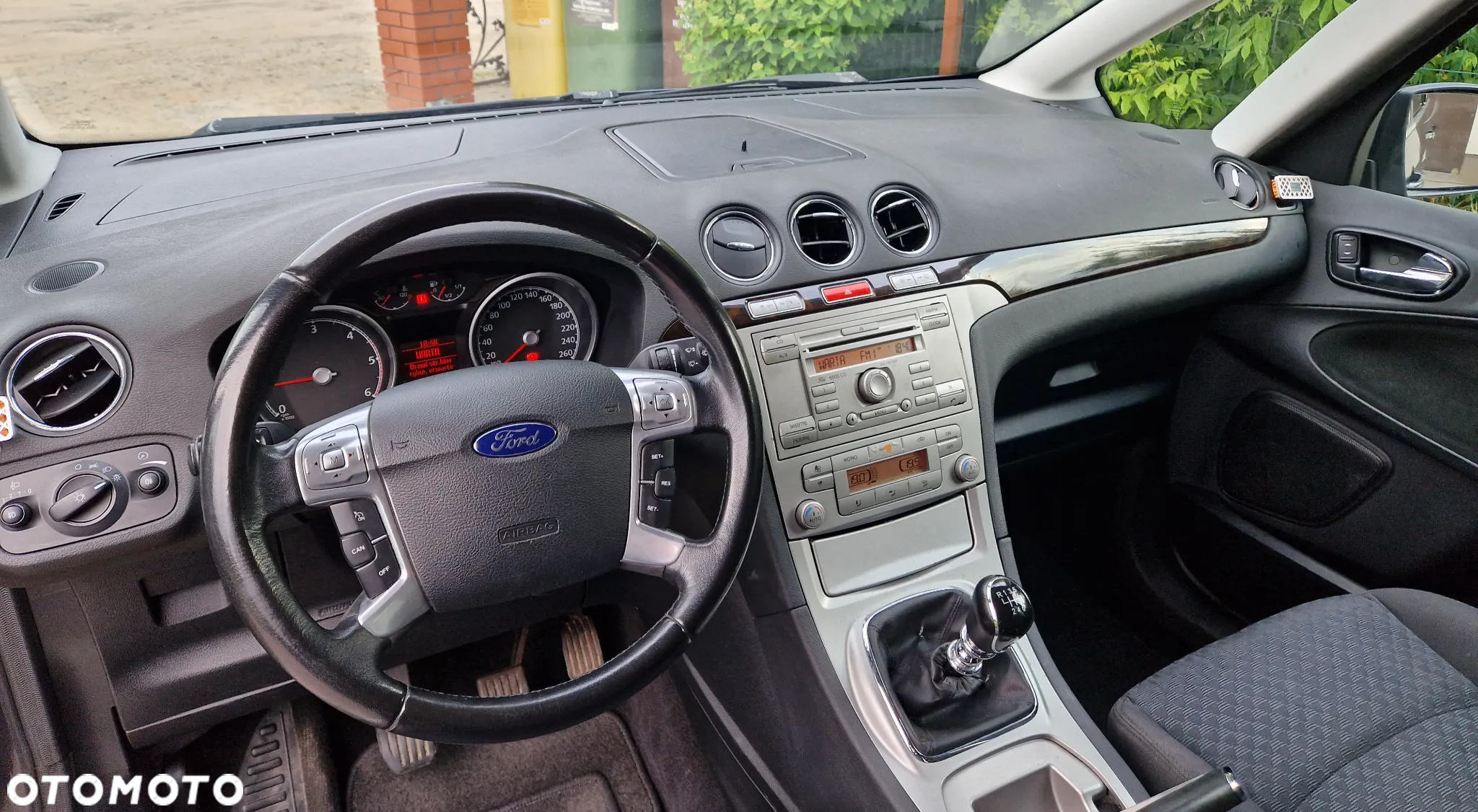 Ford Galaxy 2.0 TDCi Ghia - 24