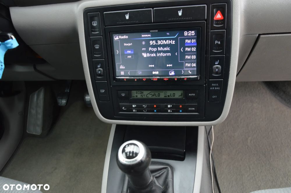 Volkswagen Sharan 1.9 TDI 4Motion Sportline - 32
