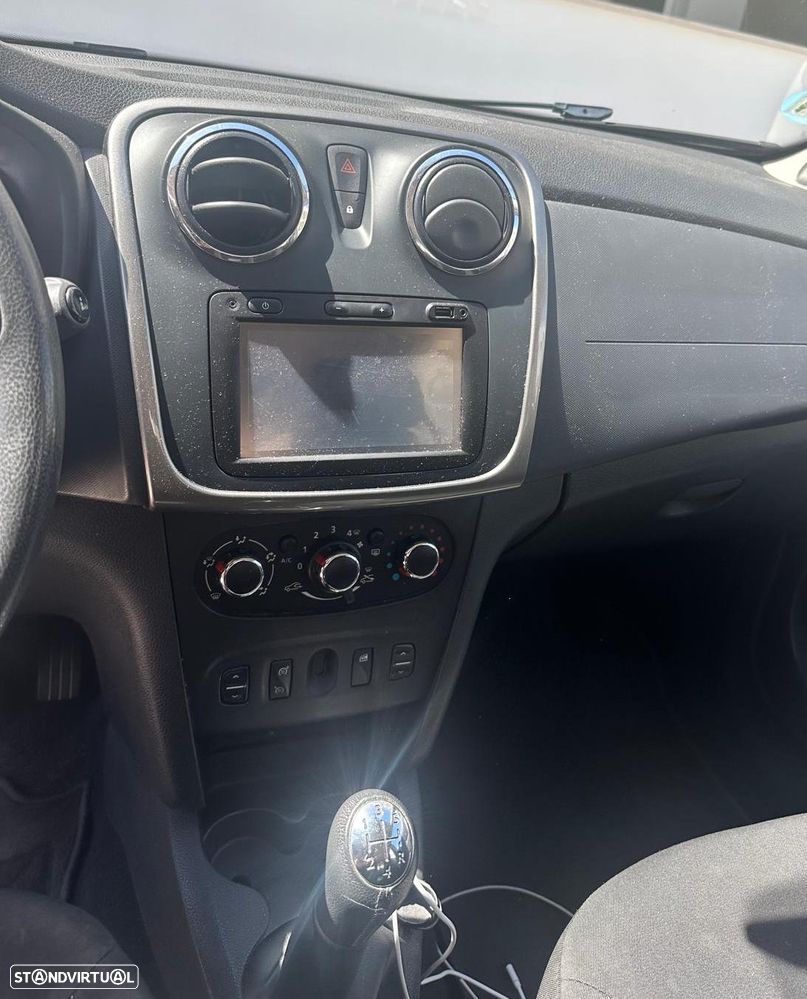 Dacia Sandero - 3