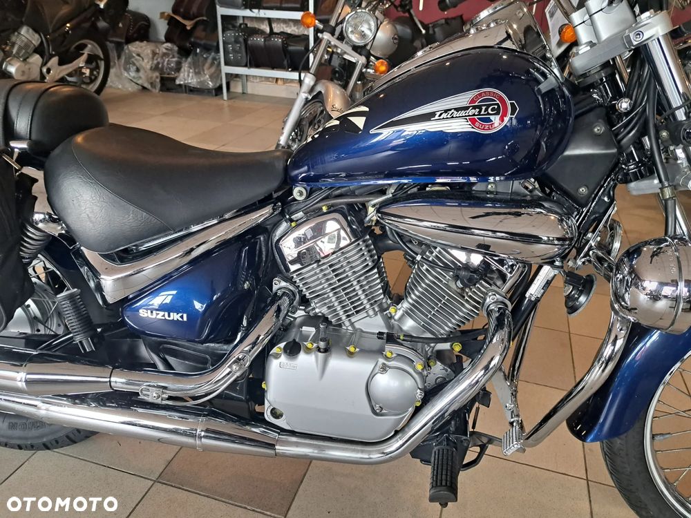 Suzuki Intruder - 4