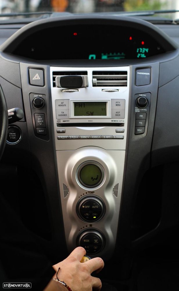 Toyota Yaris 1.0 VVT-i Sport - 4