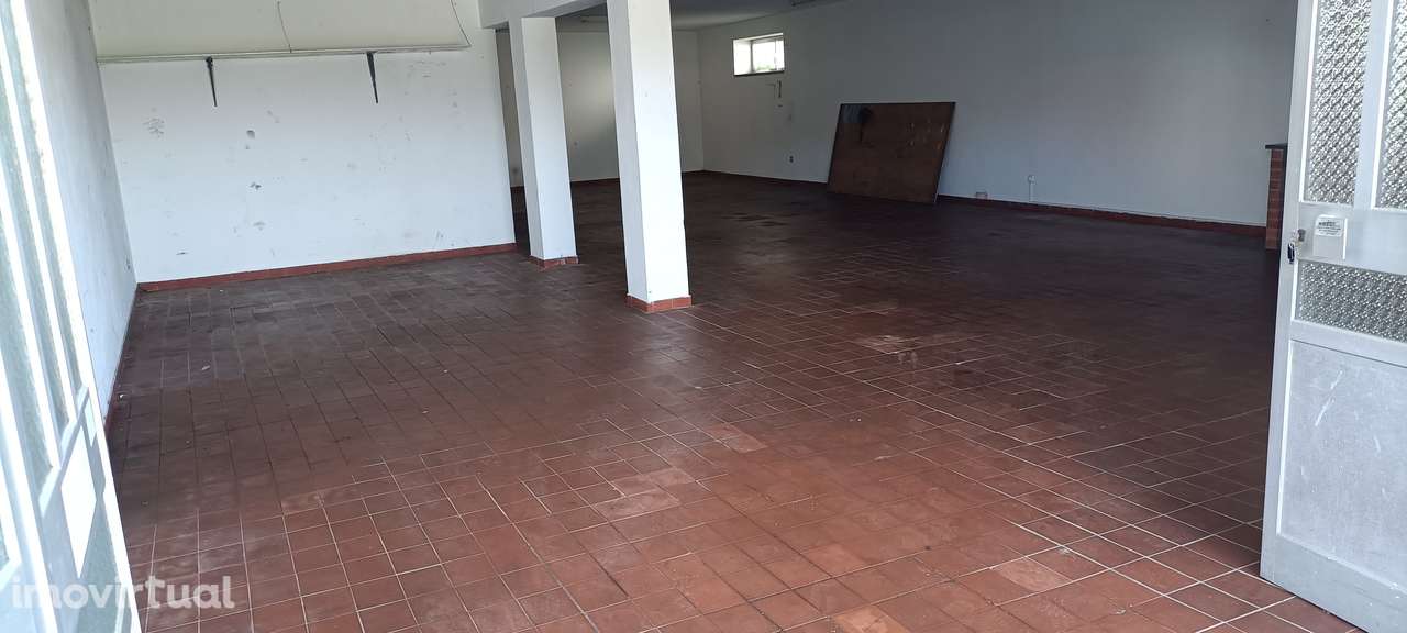 Cave /garagem Ganilhos Aljubarrota, Alcobaça todo remodelado com W C - Grande imagem: 3/13