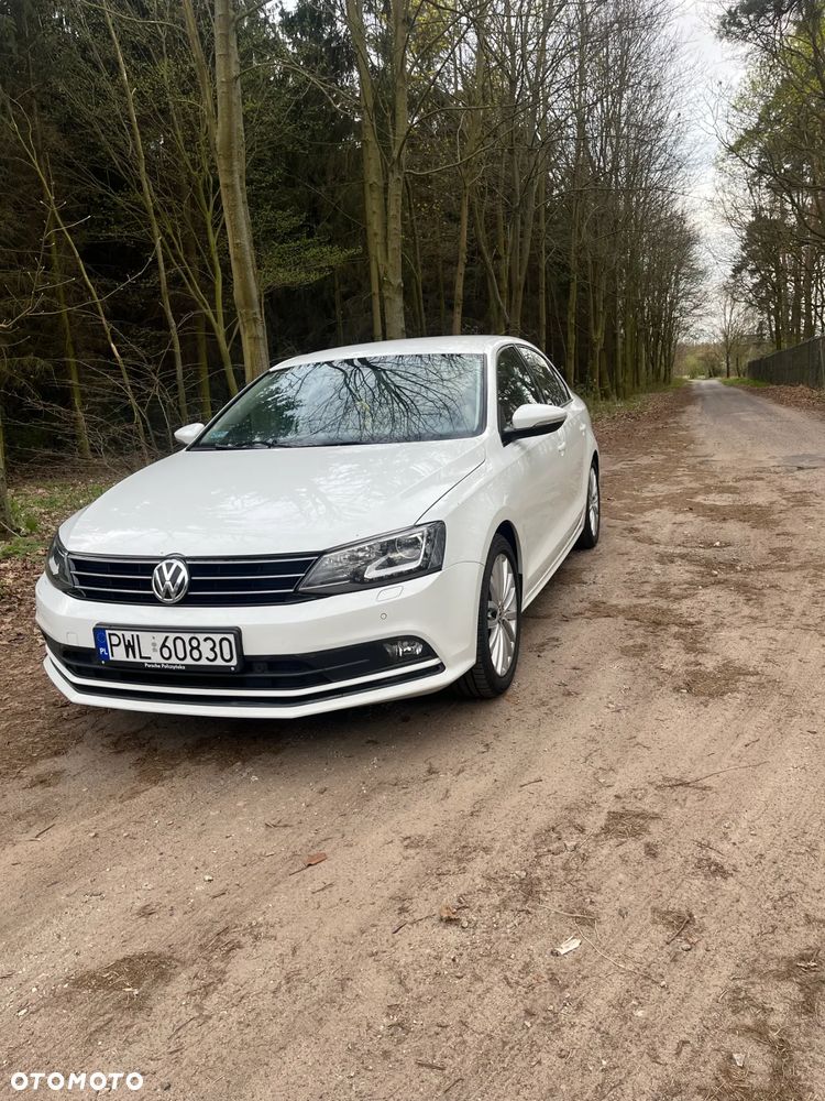 Volkswagen Jetta - 1