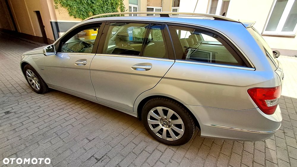 Mercedes-Benz Klasa C 180 CGI BlueEff Avantgarde - 6