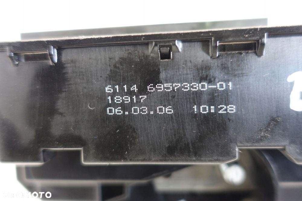 BMW E60 M5 5.0 V10 SKRZYNKA BEZPIECZNIKÓW 6957330 - 14