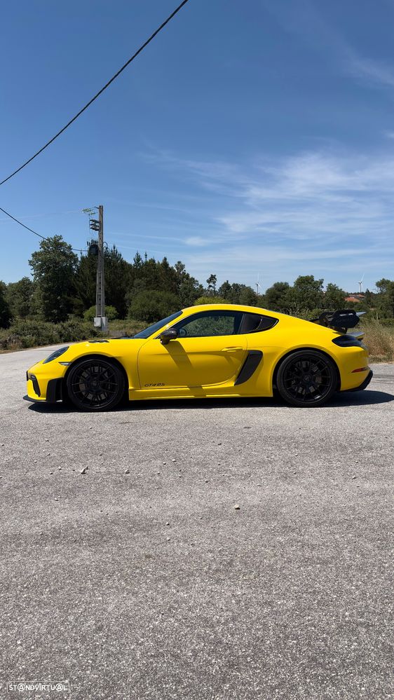 Porsche 718 Cayman GT4 RS - 8
