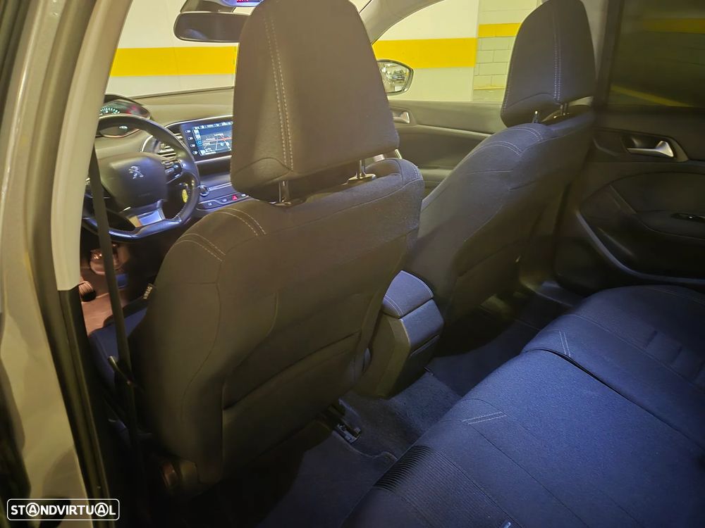 Peugeot 308 SW e-HDi 115 Stop & Start Allure - 29