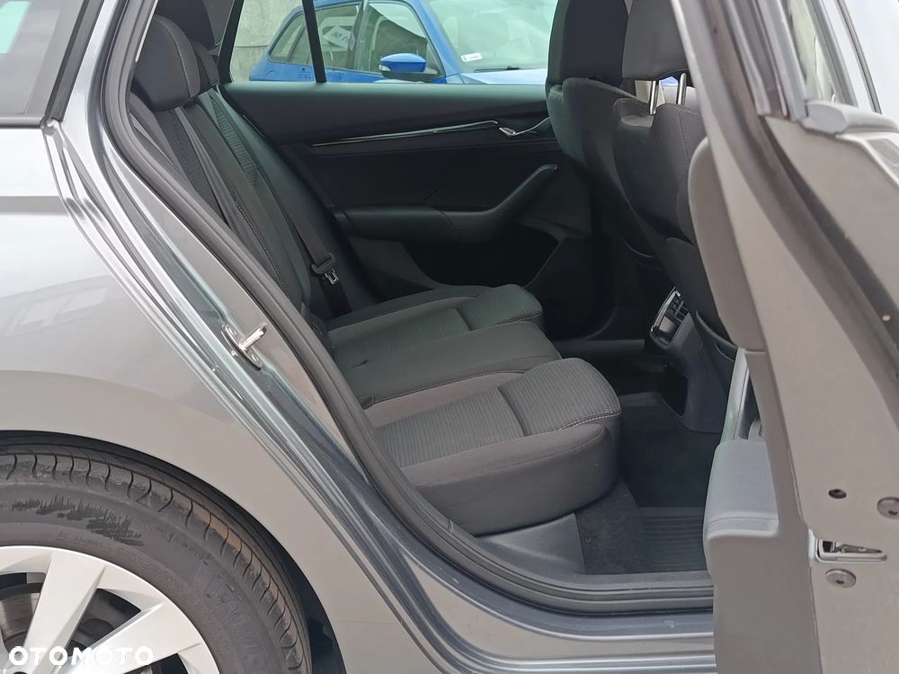 Skoda Octavia 1.5 TSI ACT Ambition - 8
