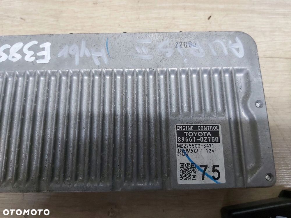 Toyota Auris II 1,8 hybryda Kluczyk komputer smart key - 2