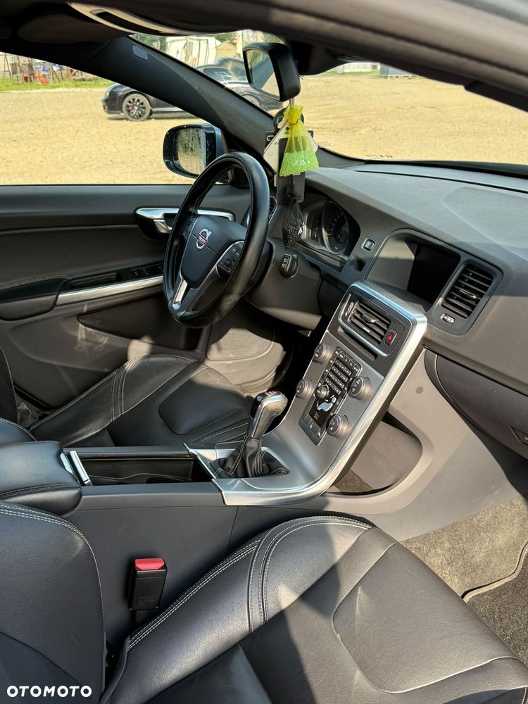 Volvo V60 D2 Drive-E Momentum - 22