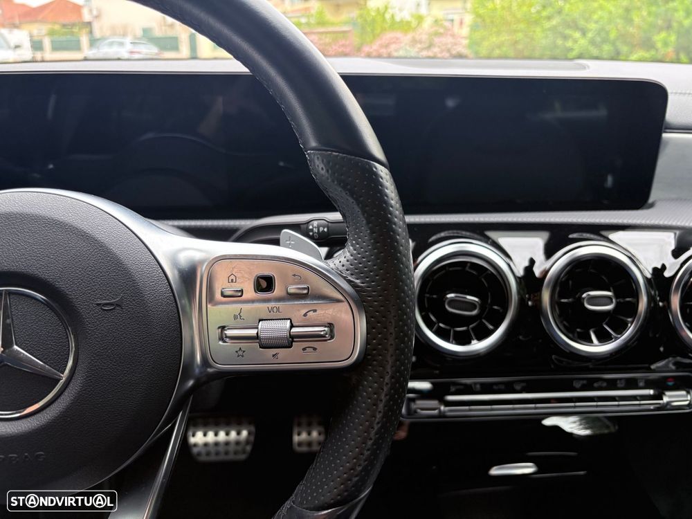 Mercedes-Benz A 250 Limousine e AMG Line - 36