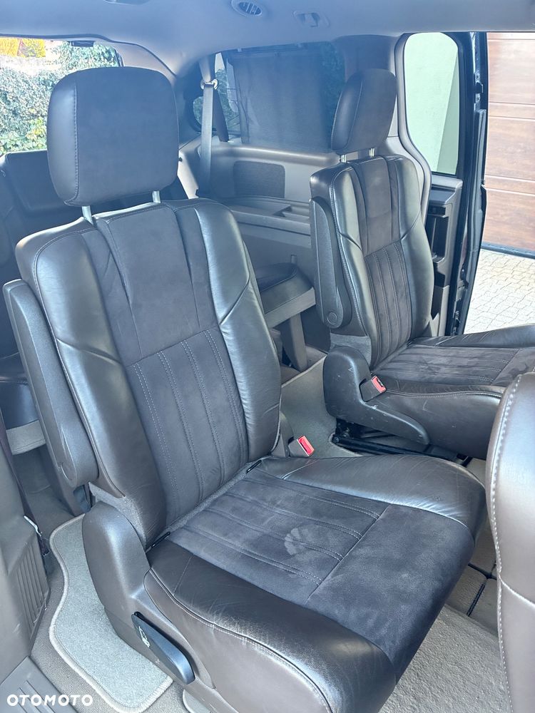 Lancia Voyager 2.8CRD Platinum - 39