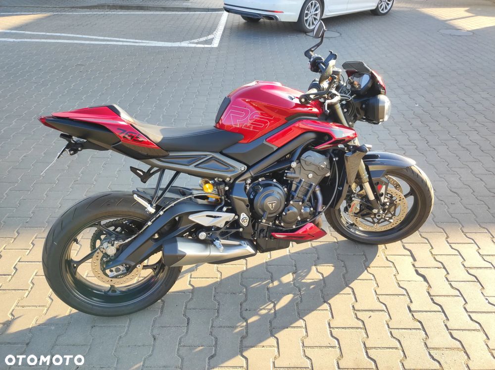 Triumph Street Triple - 1