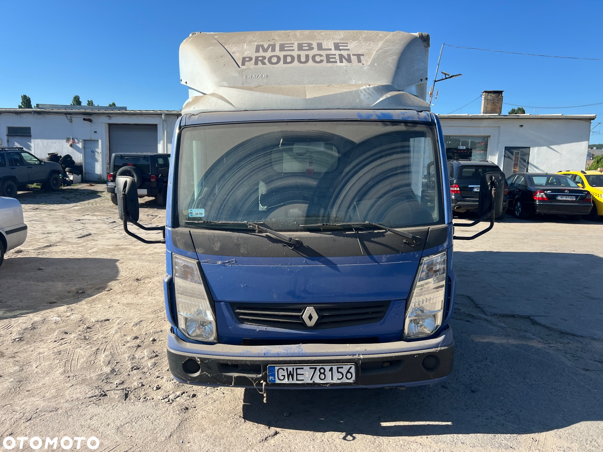 Renault Maxity - 2