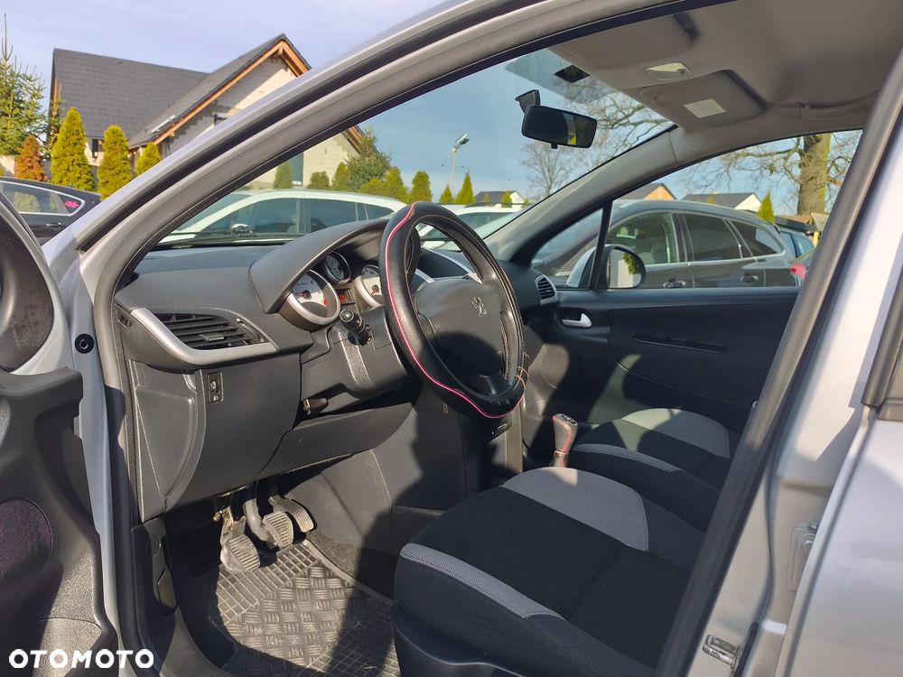 Peugeot 207 75 Urban Move - 29