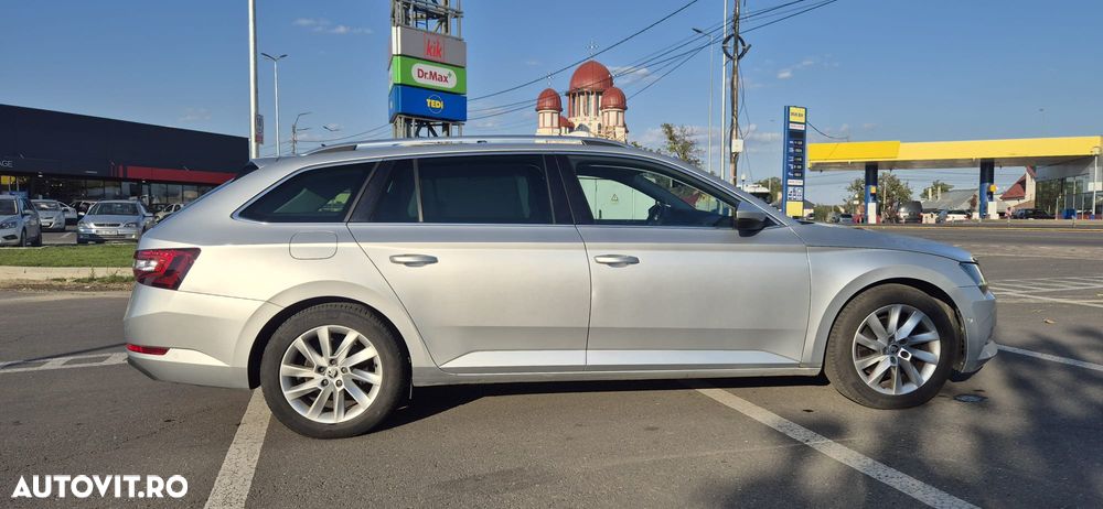 Skoda Superb 1.6 TDI DSG Ambition - 4