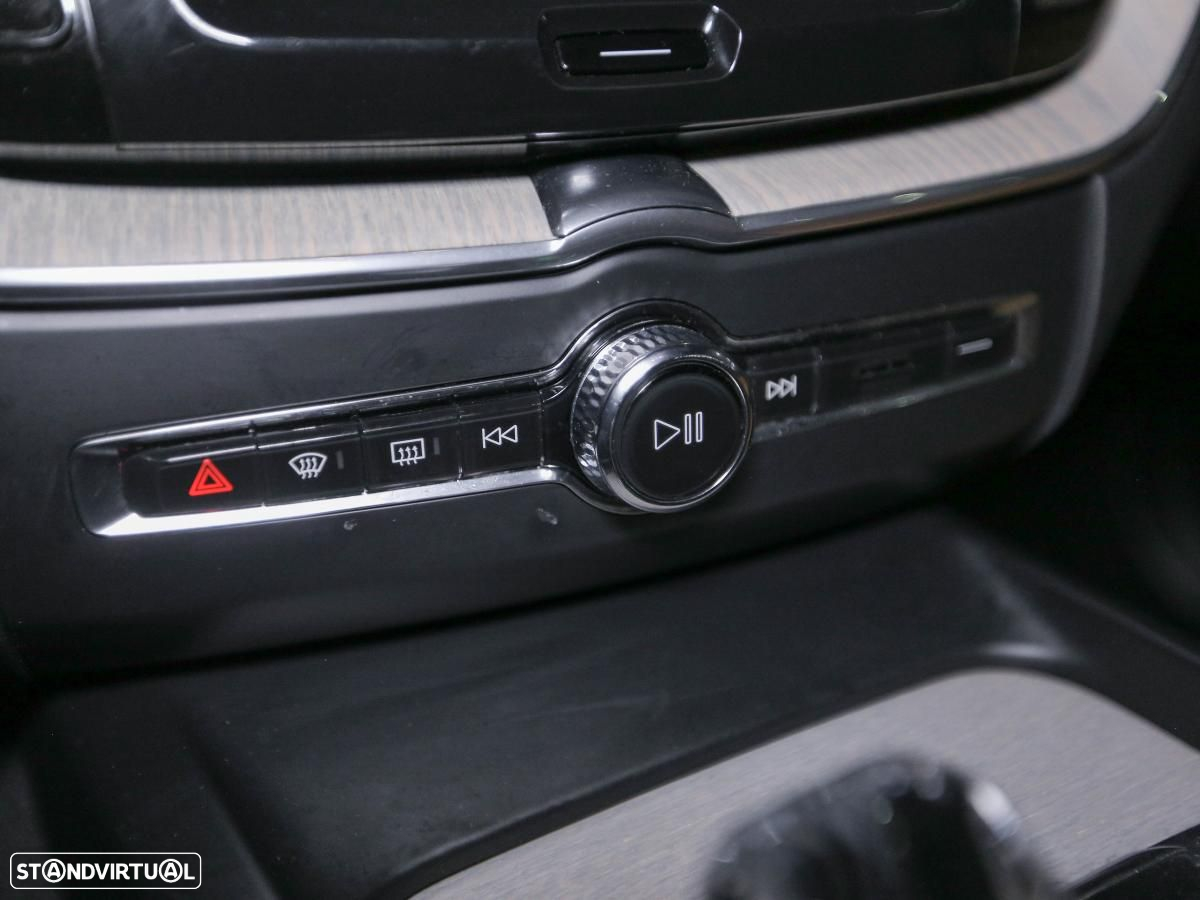 Volvo XC 60 2.0 T8 PHEV Inscription AWD - 23