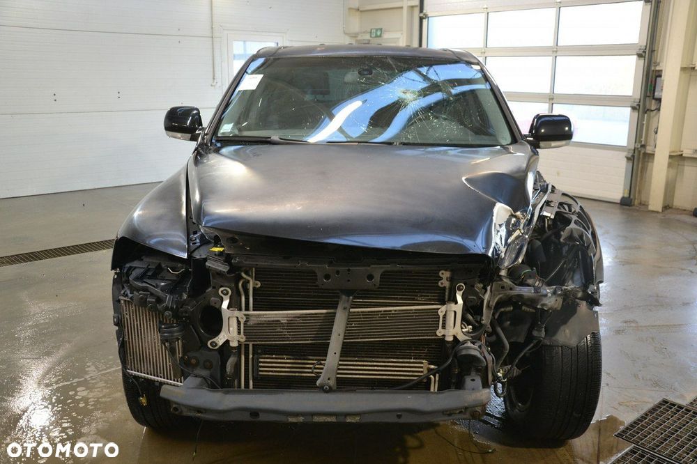 Volkswagen Touareg - 2