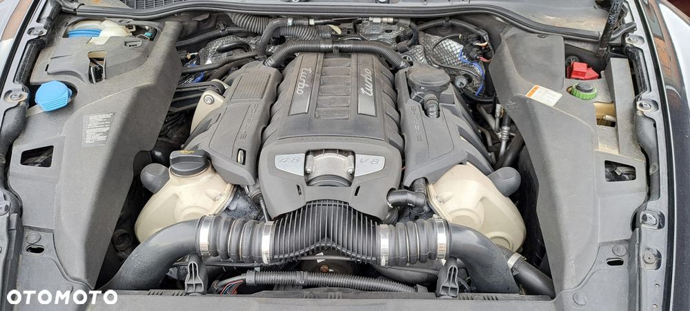 Porsche Cayenne Turbo - 25
