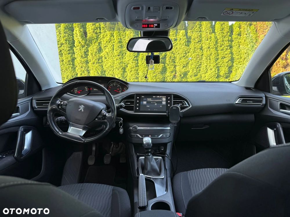 Peugeot 308 1.6 BlueHDi Allure S&S - 13
