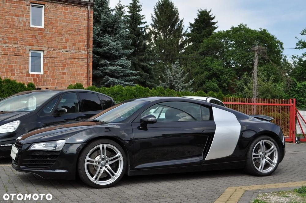 Audi R8 Coupé 4.2 Quattro R tronic - 2