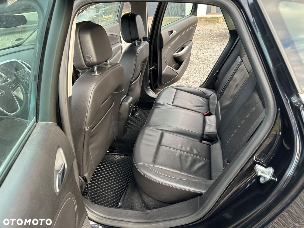 Opel Astra 1.6 T Cosmo - 28