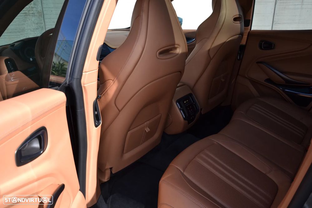 Aston Martin DBX 707 - 33