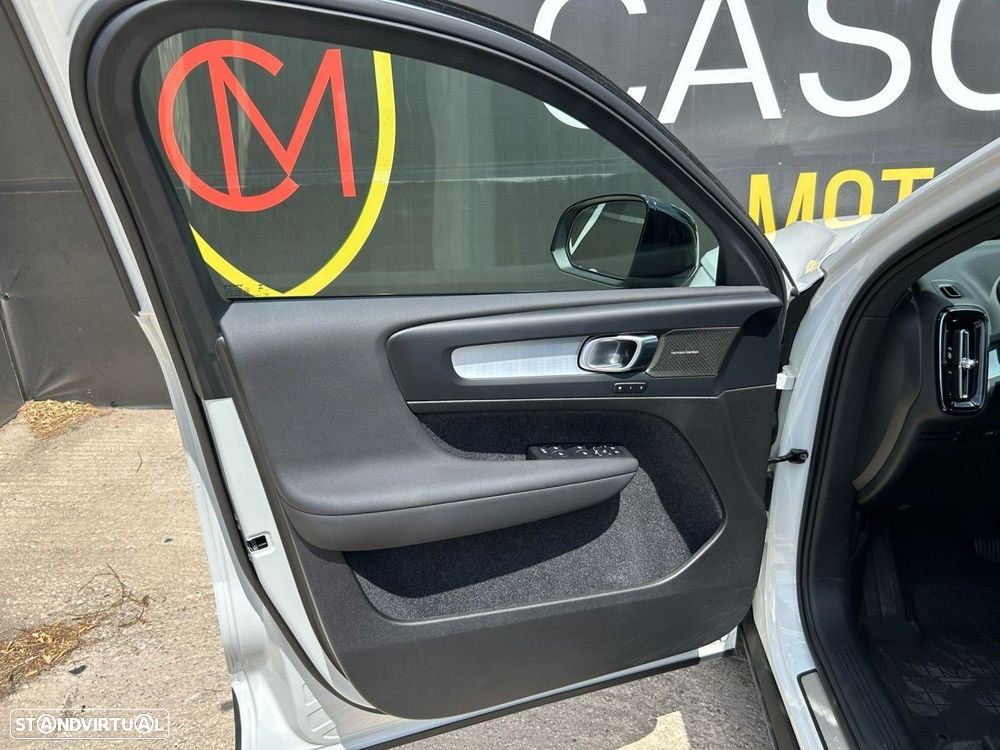 Volvo XC 40 2.0 B3 Plus Dark - 9