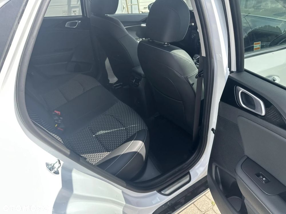 Kia XCeed 1.5 T-GDI Business Line DCT - 15