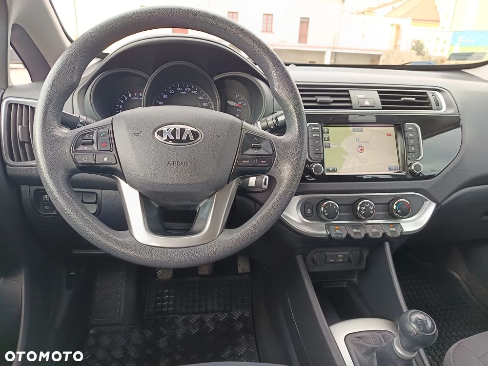 Kia Rio - 8