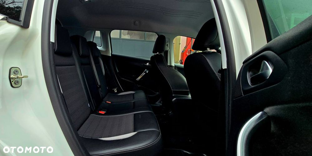 Peugeot 2008 1.6 BlueHDi Allure - 12