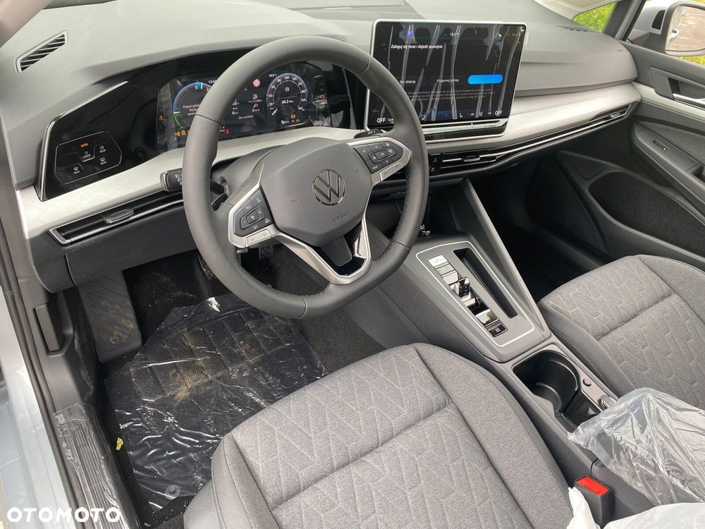 Volkswagen Golf - 11