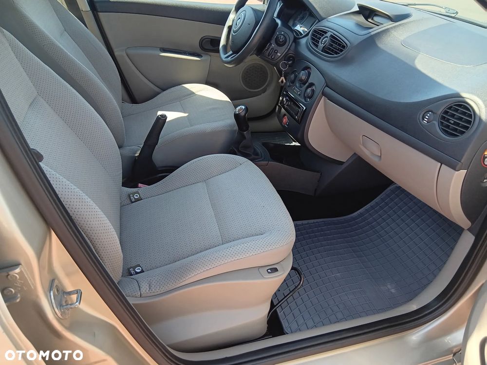 Renault Clio 1.2 16V Expression - 5