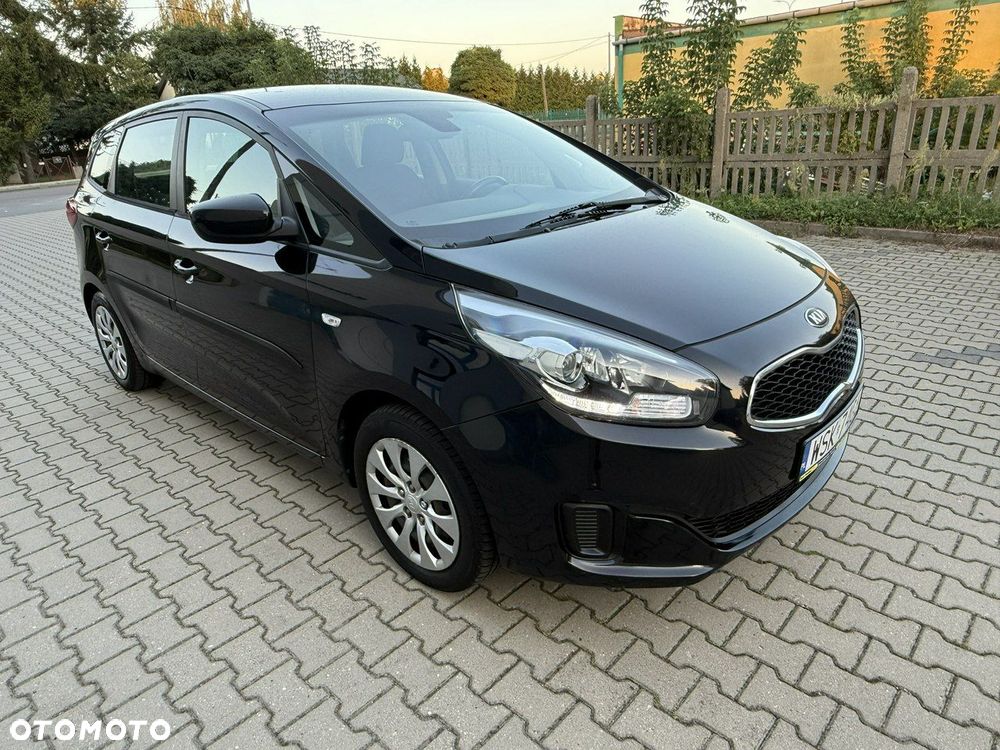 Kia Carens - 4