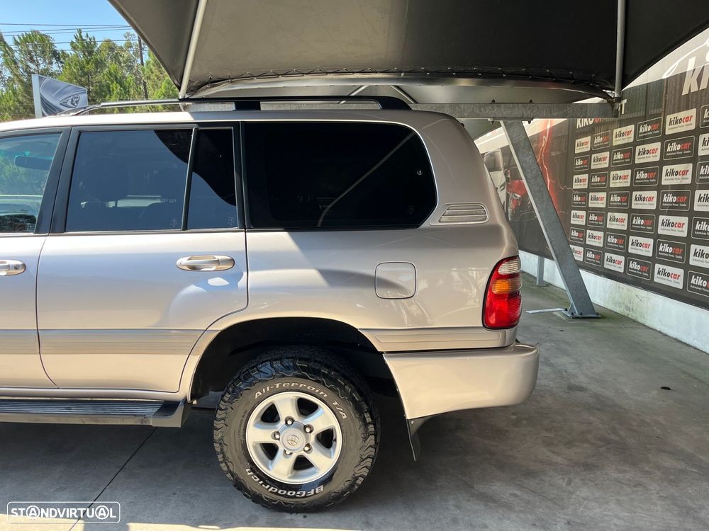 Toyota Land Cruiser - 12