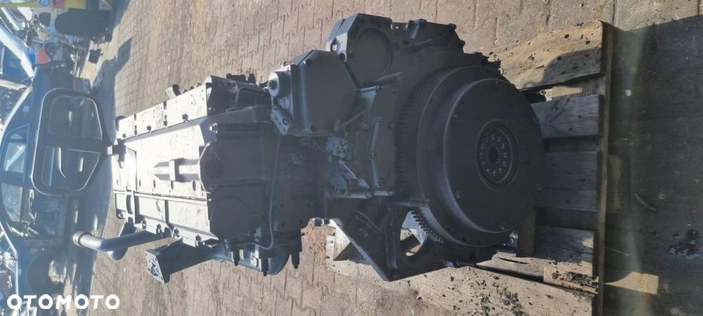 SILNIK SŁUPEK DEUTZ- FAHR AGROTRON 135 2000R - 5