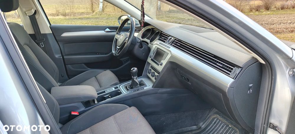 Volkswagen Passat Variant 1.6 TDI (BlueMotion Technology) Trendline - 4