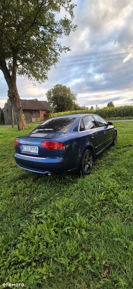 Audi A4 Limousine - 3