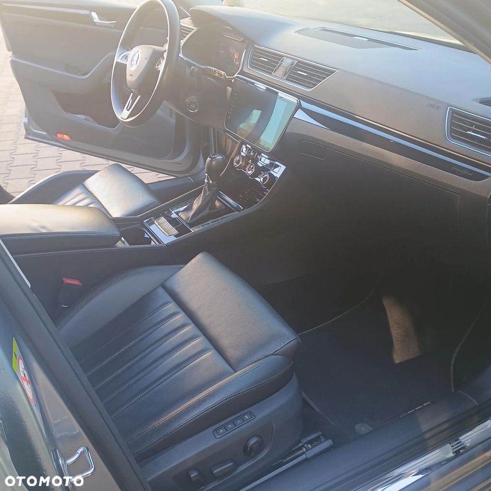Skoda Superb 2.0 TDI SCR 4x4 L&K DSG - 9