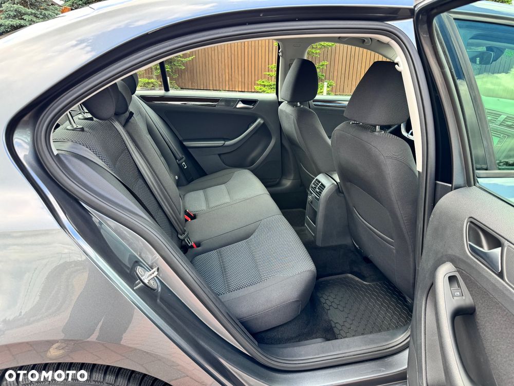 Volkswagen Jetta 2.0 TDI DPF BMT Highline - 32