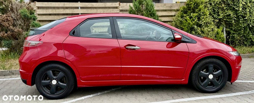 Honda Civic 1.8 i-VTEC Sport - 11