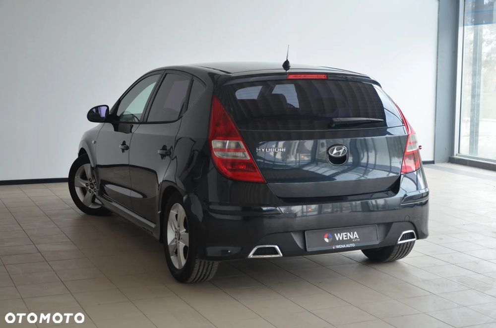 Hyundai i30 1.6 CRDi FIFA WM Edition - 13